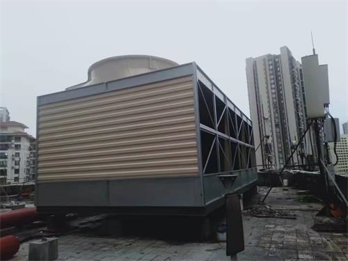 閉式冷卻塔根據(jù)不同降溫方式分為不同的類型的冷卻塔(閉式冷卻塔內(nèi)部結(jié)構(gòu)圖)